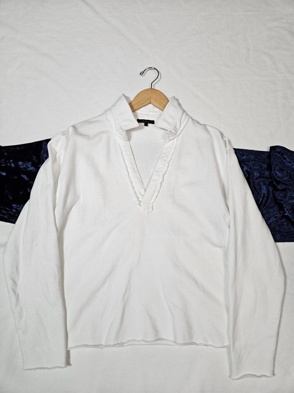 QUINCE White V-Neck Long Sleeve Shirt Top Womens Large L Raw Hem Cuffs Organic🤍